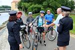 Preventivní akce mající za cíl správné vybavení cyklistů se konala společně na cyklostezkách Nymburska a Kolínska.