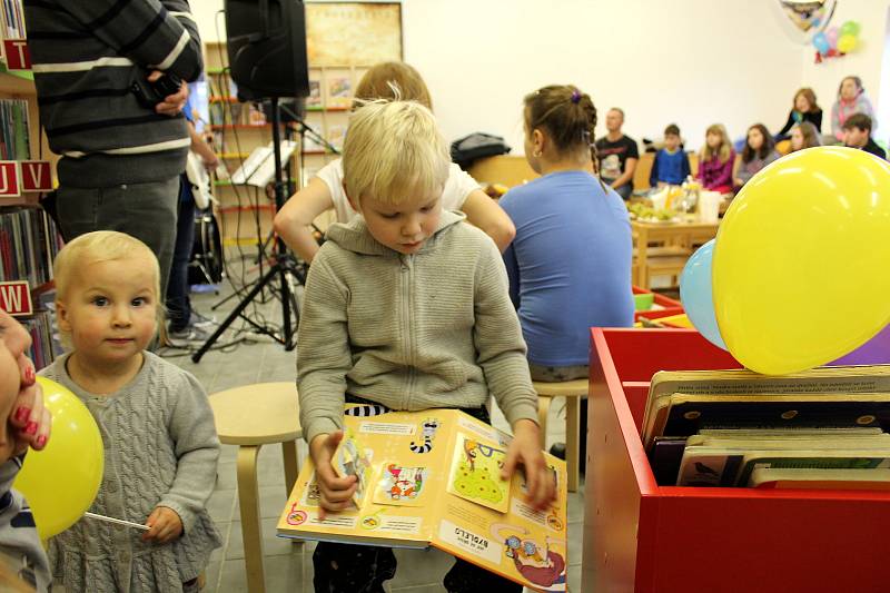 Slavnostní otevření dětského a hudebního oddělení po týdenní rekonstrukci se konalo ve čtvrtek odpoledne.