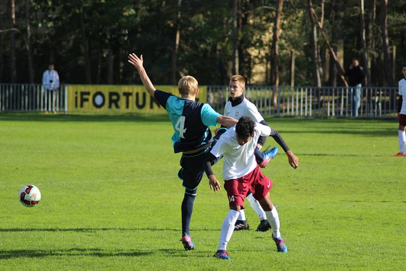 Dorostenecké okresní derby krajského přeboru vyhráli mladíci Ostré, doma porazili Poděbrady 2:0