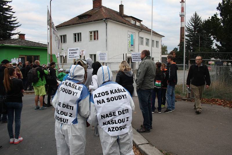 Demonstrace proti AZOSu v Nymburce.