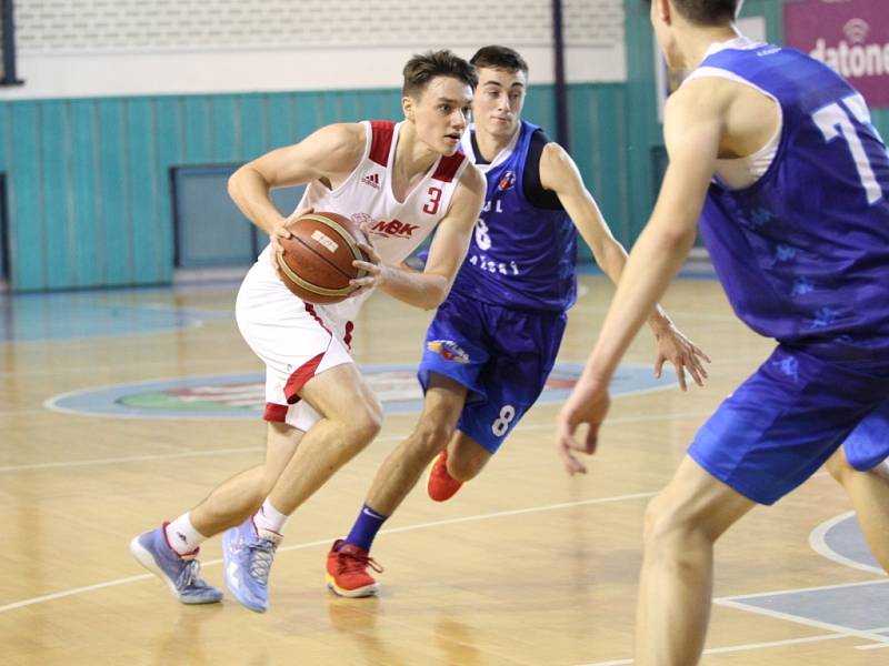 Basketbalista Nymburka František Rylich