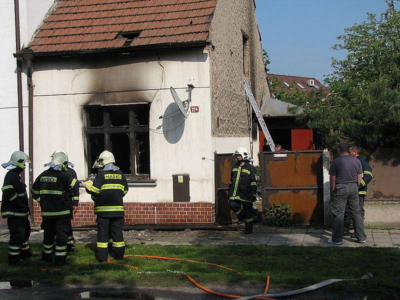 Požár domu v Městci králové nepřežil mladý muž.