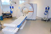 Nové moderní přístroje mohou od těchto dnů využívat pacienti nymburské nemocnice. Na svých místech jsou nainstalovány nový přístroj na CT vyšetření, ultrazvuky a také rentgen.