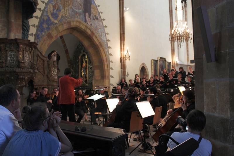 Z koncertu sboru Vox Nymburgensis v chrámu sv. Jiljí v Nymburce.