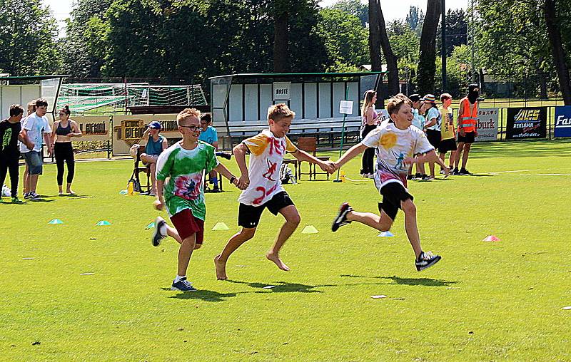 Sportovní týden pro nymburské děti připravili organizátoři na nymburském Vesláku. Ve středu dorazili šesťáci ze všech základních škol.