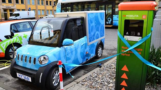 Otevřením první dobíječky pro elektromobily zcela nového typu se v pondělí pochlubila technicko-inženýrská společnost ÚJV v Řeži.