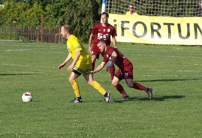 Z fotbalového utkání krajského přeboru Vykáň - Bohemia Poděbrady (1:4)