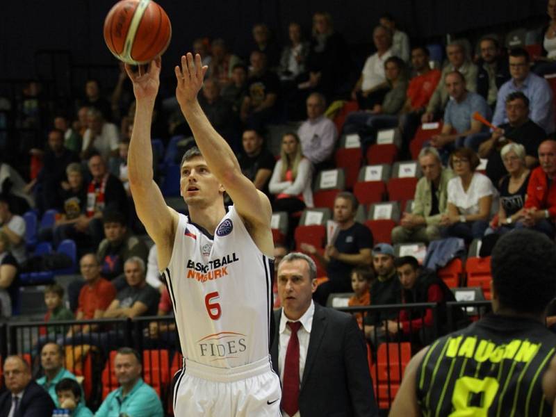 Z basketbalového utkání Ligy mistrů Nymburk  Aris Soluň (99:70)