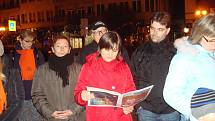 Na nymburském náměstí zpívalo kolem tří set lidí při akci Česko zpívá koledy.