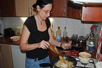 Markéta Tomčíková z Nymburka vařila rizoto s houbami a připravila zeleninový salát