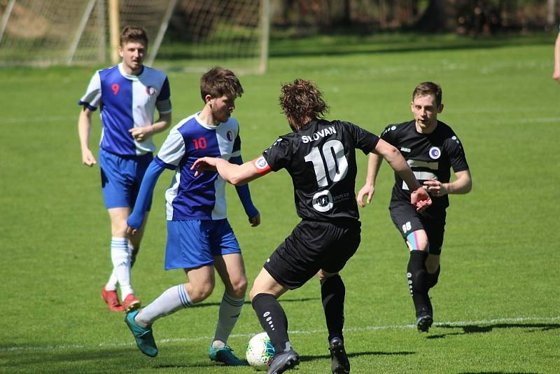 Z fotbalového utkání I.A třídy Slovan Poděbrady - Pšovka Mělník