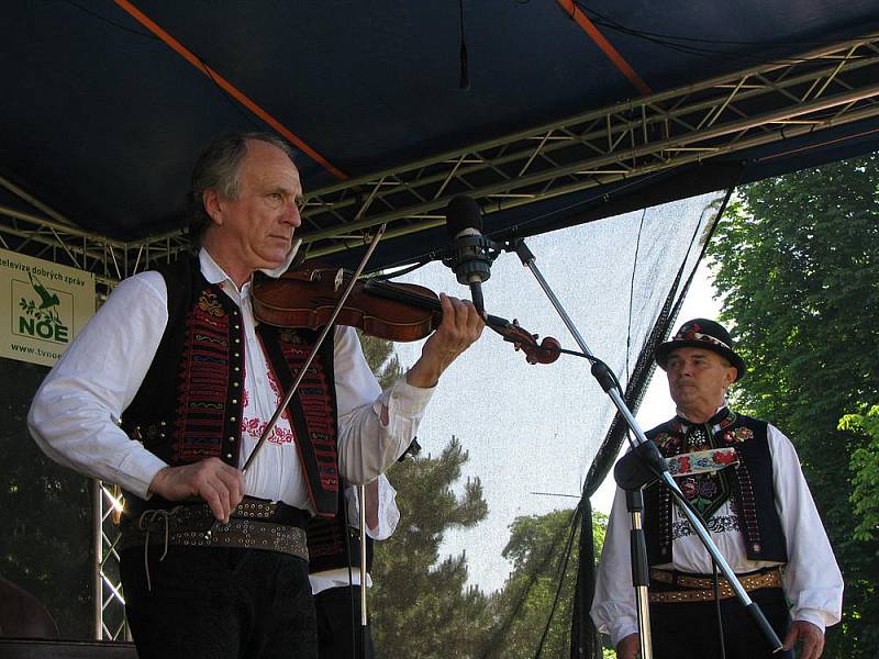 V Nymburce proběhl již 14. ročník na Nymbursku jediného folklorního festivalu svého druhu Polabská Vonička.