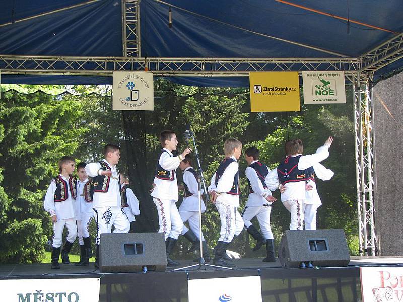 V Nymburce proběhl již 14. ročník na Nymbursku jediného folklorního festivalu svého druhu Polabská Vonička.