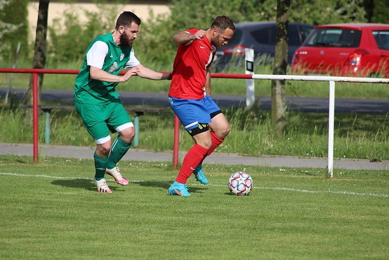 Z fotbalového utkání I.B třídy Pátek - Sadská (1:0)