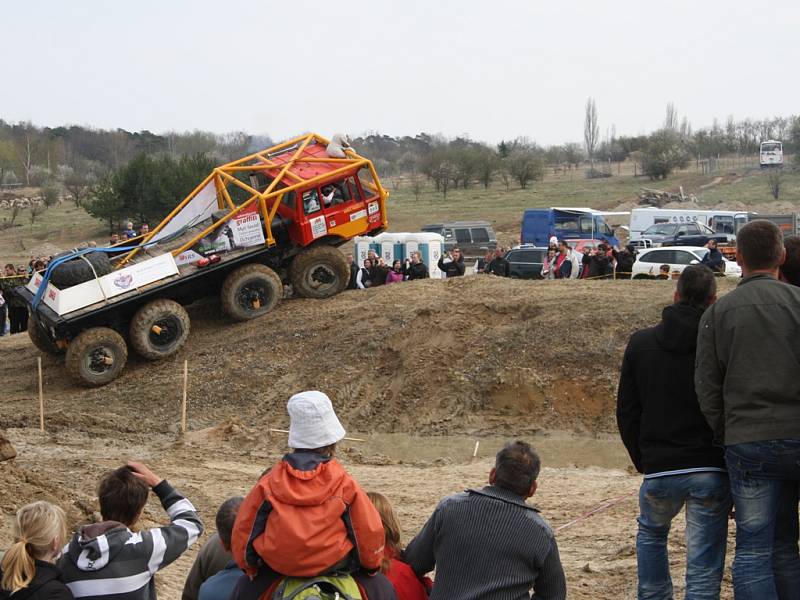 Otevřené mistrovství ČR Truck Trial 2012 na Božím Daru u Milovic