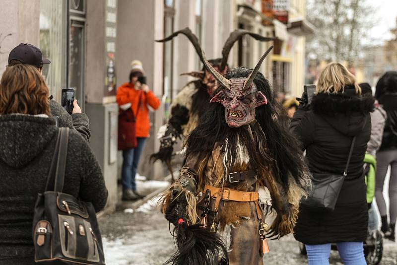 Krampus čerti v Lysé nad Labem v sobotu 4. prosince 2021.