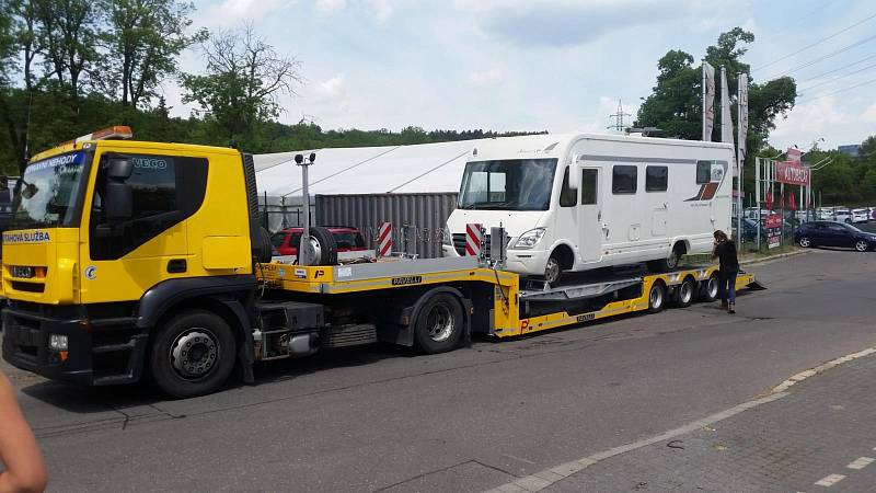 Jako výnos z trestné činnosti bylo zajištěno několik luxusních motorových vozidel (včetně veteránů), šperky, nemovitosti, peníze na účtech a v hotovosti, vše v souhrnné hodnotě nejméně 110 milionů korun.