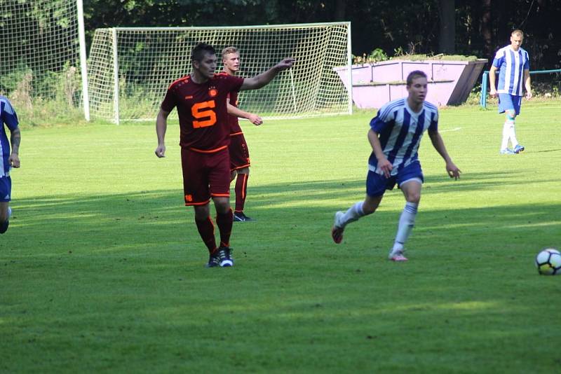 Z fotbalového utkání I.A třídy Slovan Poděbrady - Pšovka Mělník (4:1)