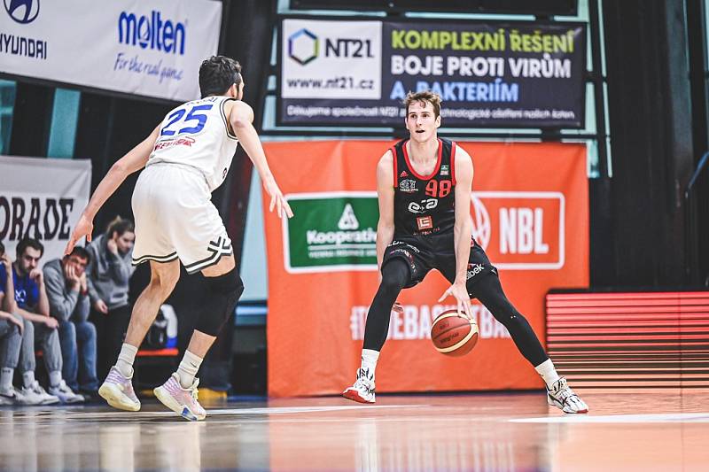 Z basketbalového utkání Kooperativa NBL USK Praha - Nymburk (80:85)