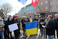 Z demonstrace na podporu Ukrajiny, která se uskutečnila v neděli 27. února 2022 od 14 hodin na náměstí v Sadské.