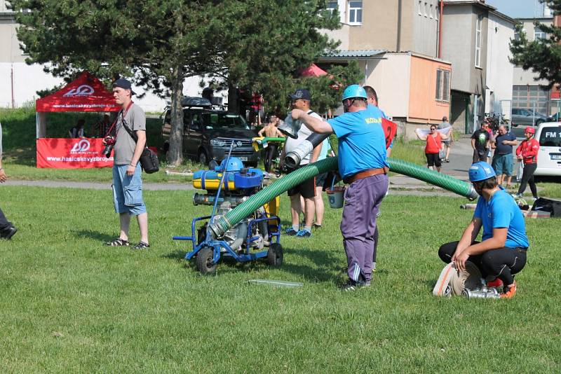 Z národního finále hasičské soutěže Dobráci roku 2016 v Nymburce.