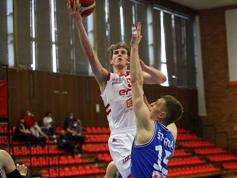 Z basketbalového utkání Kooperativa NBL Nymburk - USK Praha (116:54)