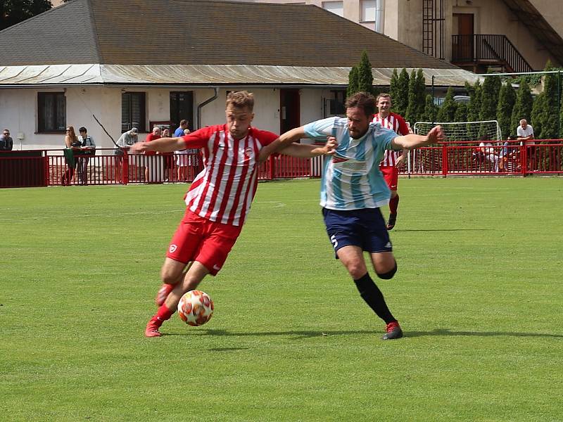 Z fotbalového utkání krajského přeboru Kutná Hora - Poříčany (2:3)