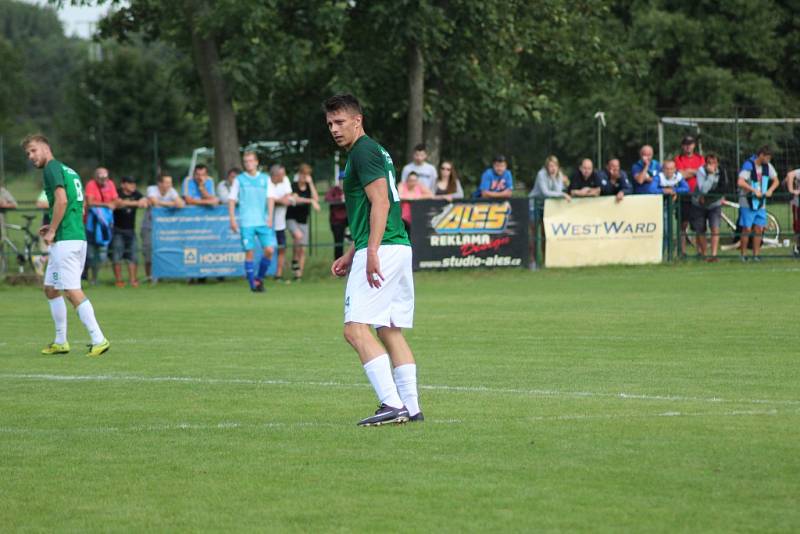 Z fotbalového utkání ČFL Polaban Nymburk - Loko Vltavín (0:0, penalty 6:7)