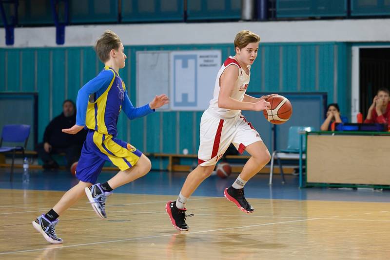 Z basketbalového utkání extraligových mladších žáků Nymburk - Opava (71:54)