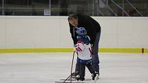 Akce Týden hokeje přilákala na poděbradský zimní stadion třicet dětí