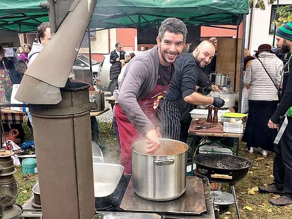 Další díl festivalu Restaurant Day se konal pod vodárenskou věží v Nymburce.