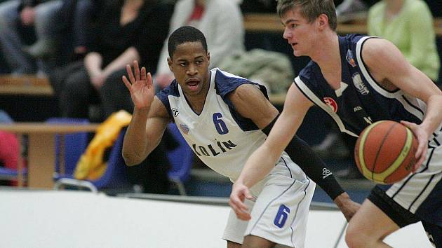 Z basketbalového utkání Mattoni NBL Kolín - Vyšehrad (93:62)