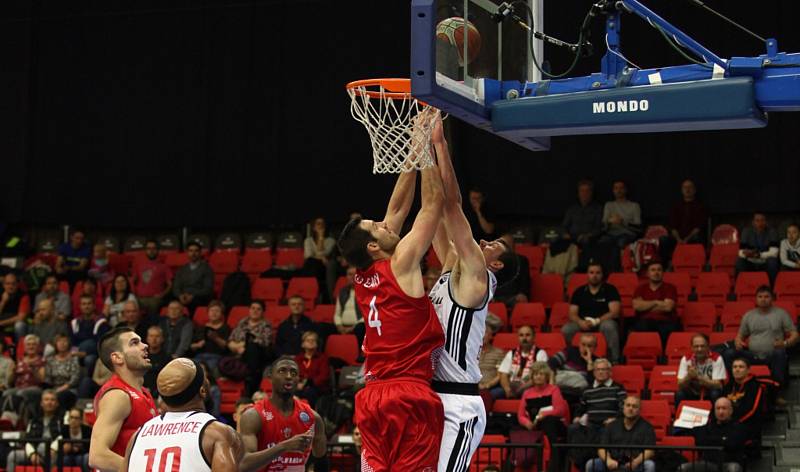 Basketbalisté Nymburka porazili v posledním domácím zápase Ligy mistrů španělskou  Fuenlabradu.