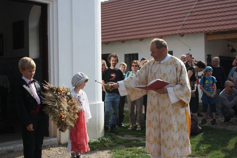 Staročeské dožínky v Přerově nad Labem.