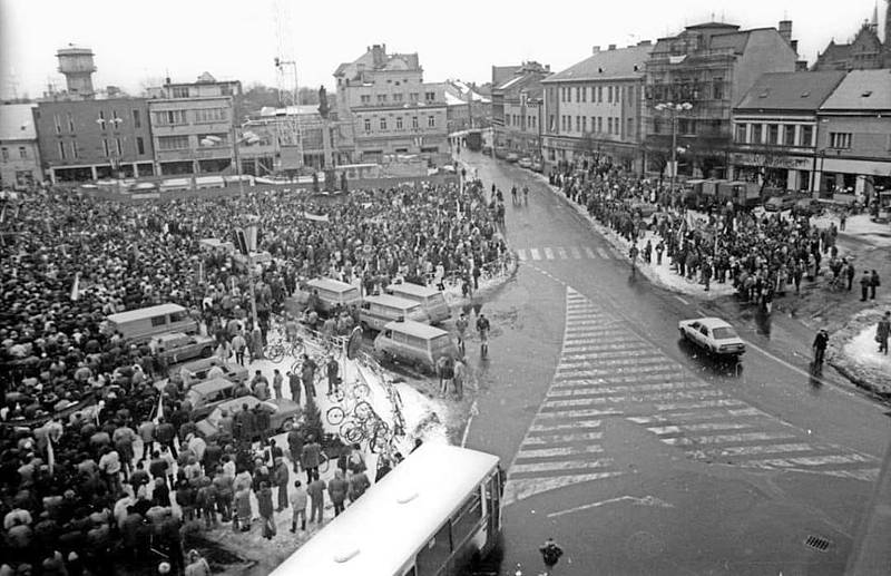 Revoluční listopadové dny roku 1989 v Nymburce.