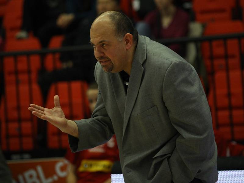 Z basketbalového utkání play off ŽBL Nymburk - VŠ Praha (90:78)