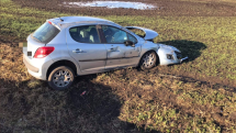 Nehoda na silnici mezi obcemi Netřebice a Číněves 31. prosince 2020.