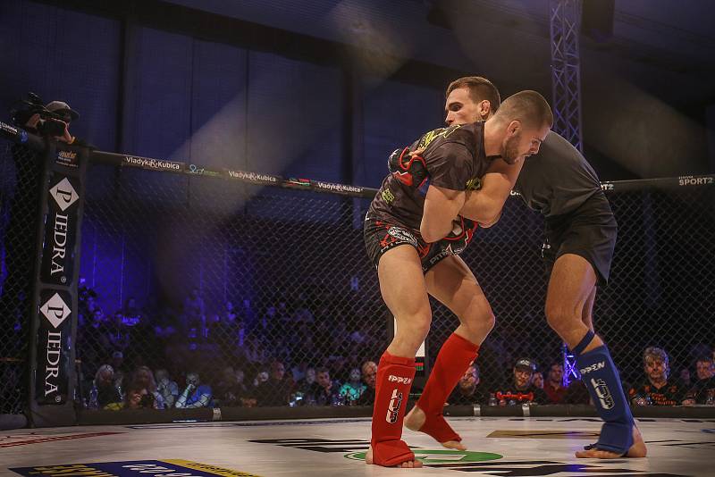 Galevečer MMA GCF 61 Cage Fight Nymburk se ve Sportovním centru konal v neděli 26. ledna.