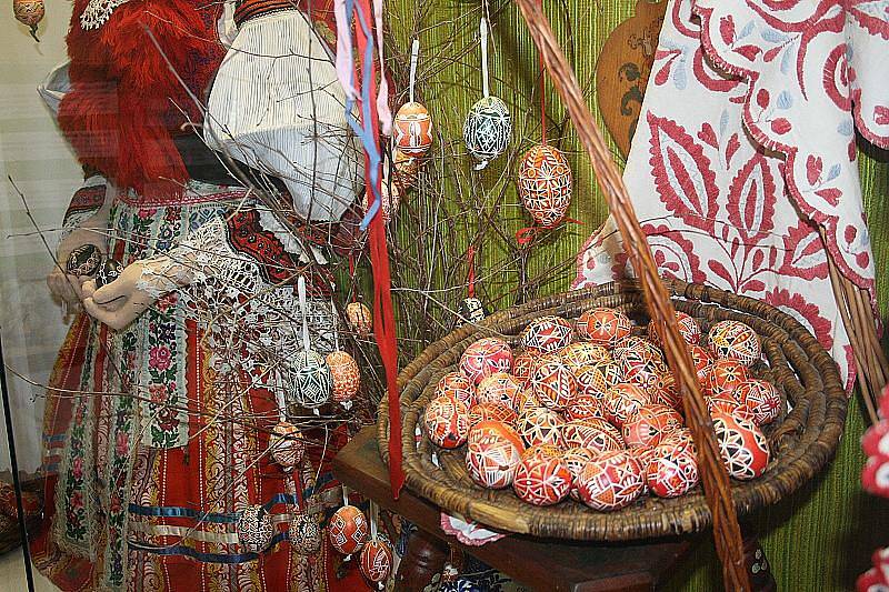 Velikonoční tradice si o víkendu přijely do přerovského skanzenu prohlédnout stovky lidí.
