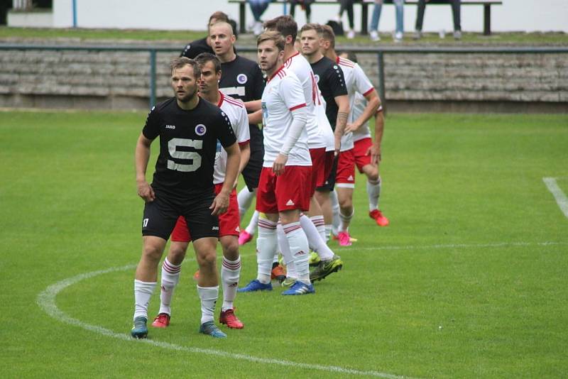 Z fotbalového utkání I.A třídy Slovan Poděbrady - Dolní Bousov