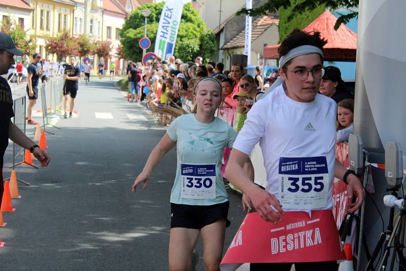 Z 2. ročníku běžeckých závodů Městecká desítka.