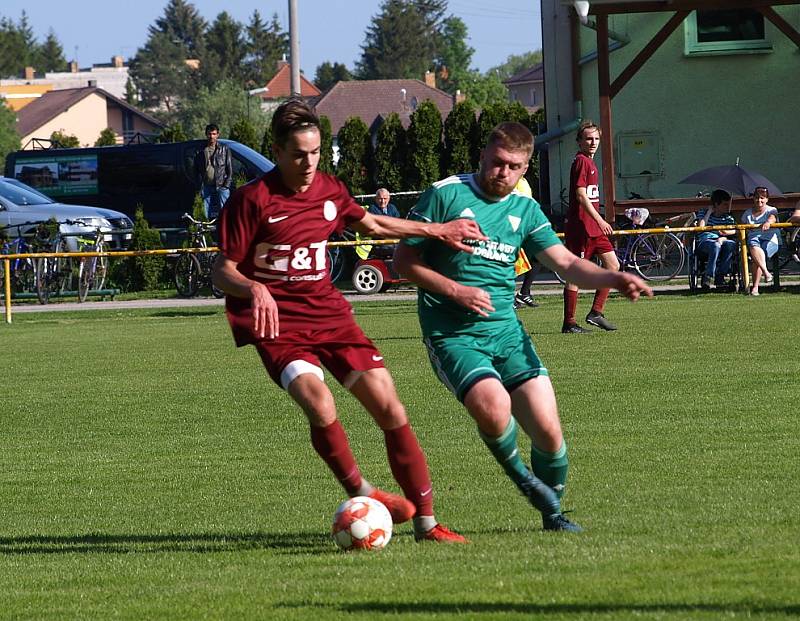 Z fotbalového utkání Postřižinského okresního přeboru Přerov nad Labem - Bohemia Poděbrady B (1:0)