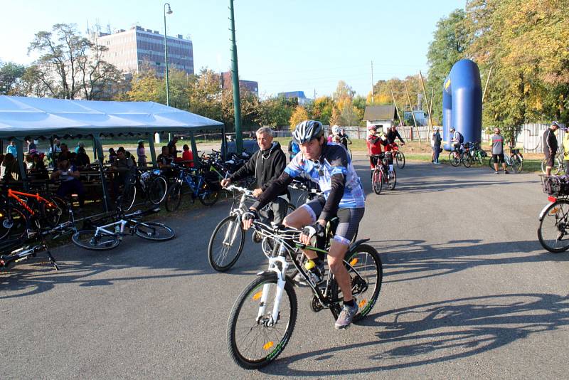 Z pivovaru vystartovaly v sobotu dopoledne stovky cyklistů na tradiční společenskou vyjížďku.