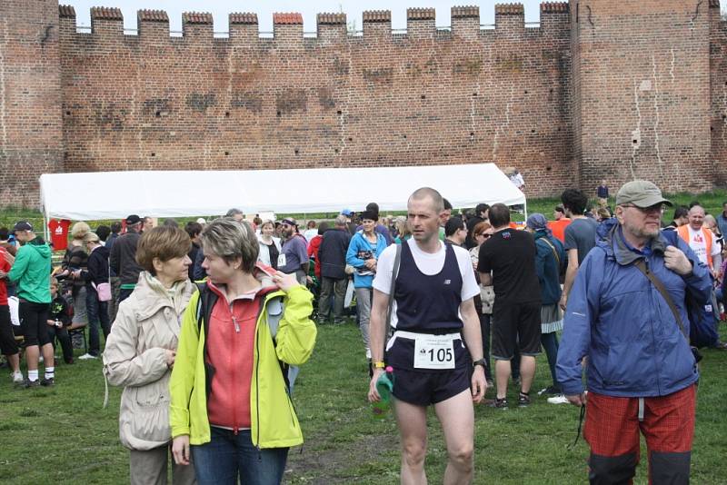 První ročník půlmaratonu a "čtvrtky" v Nymburce.