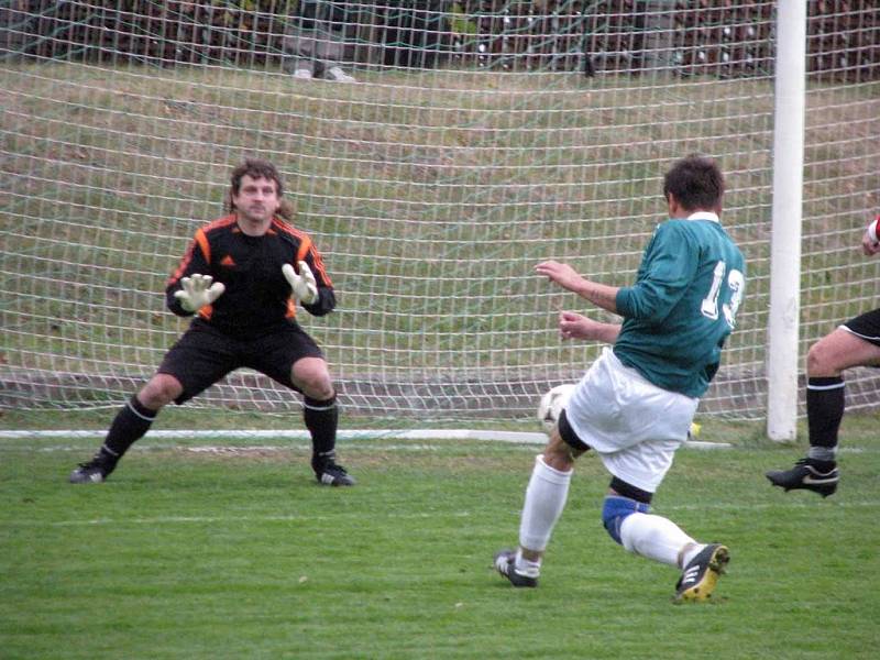 Z utkání I.B třídy Polaban Nymburk B - Červené Pečky (0:0).