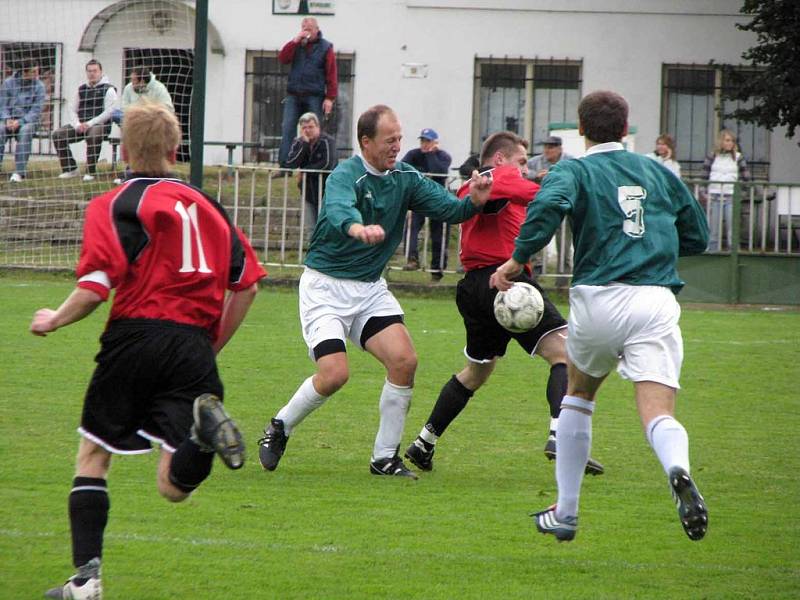 Z utkání I.B třídy Polaban Nymburk B - Červené Pečky (0:0).