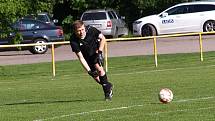 Z fotbalového utkání Postřižinského okresního přeboru Přerov nad Labem - Bohemia Poděbrady B (1:0)