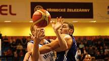 Z basketbalového utkání nejvyšší soutěže Prostějov - Poděbrady (83:66)