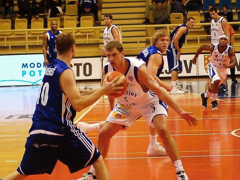 Z basketbalového utkání nejvyšší soutěže Prostějov - Poděbrady (83:66)