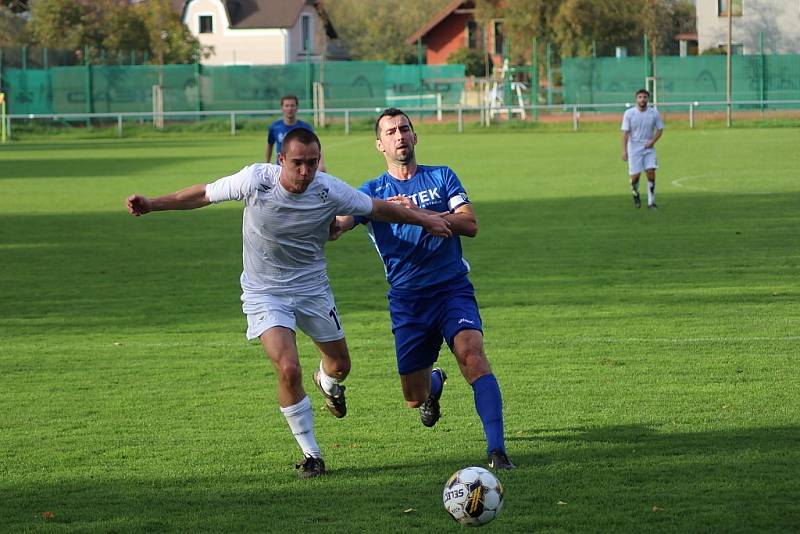 Z fotbalového utkání krajského přeboru Sokoleč - Poříčany